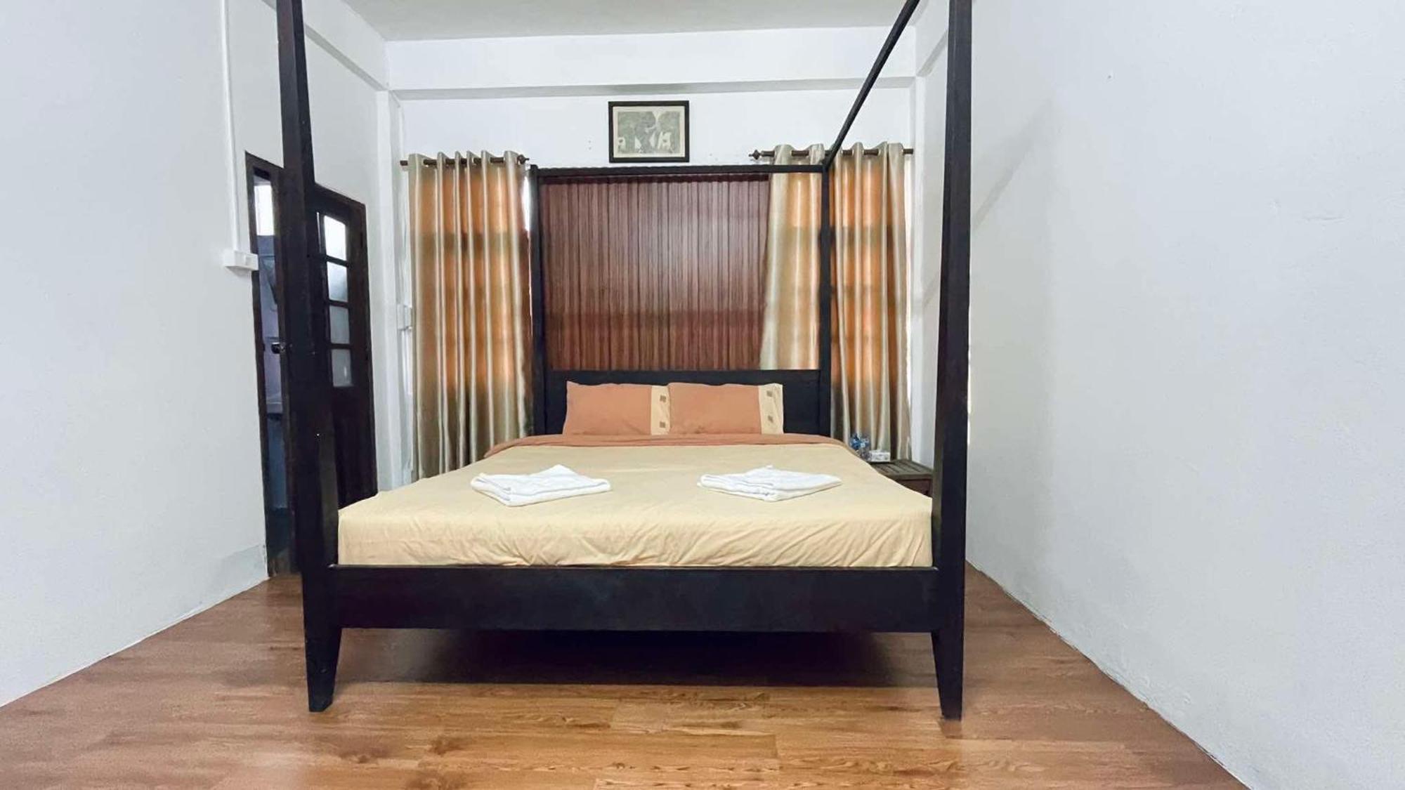 ธัคเฮคทราเวลลอดจ์ Hostel ท่าแขก ภายนอก รูปภาพ